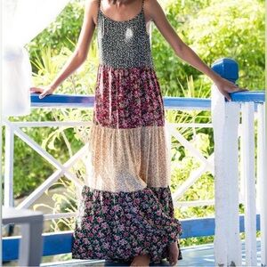Natural Life Kaia Tiered Floral Maxi Dress
Size Women’s XS/S Multicolor